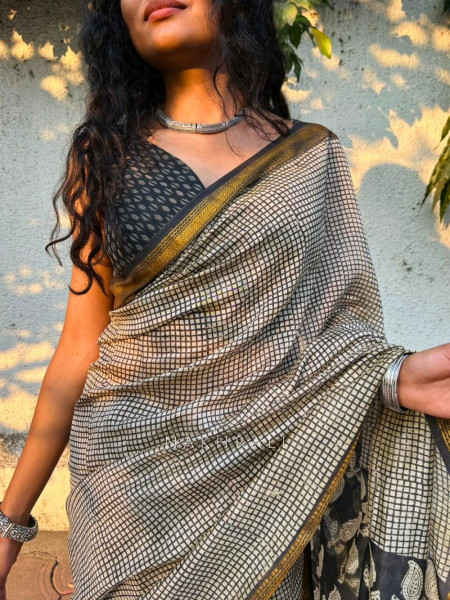 Vanshika Beige Maheshwari Printed Saree