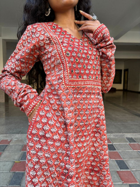 Albeli Red Cotton Printed Kurta with Side Pocket