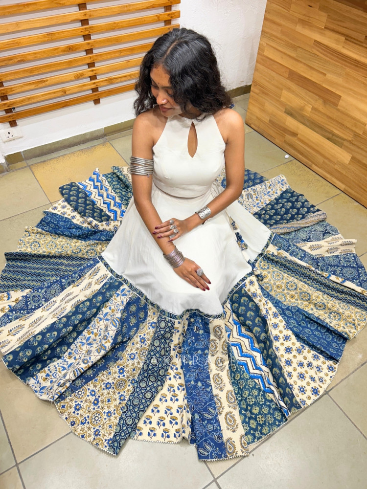 Image of Indraneeli White Slub Cotton &amp; Mulmul Cotton Navratri Lehenga Choli Set