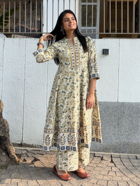 Saavi White Cotton Kurta Pant Set