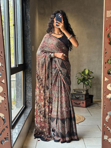 Rivanya Black Modal Silk Saree with Zari Sequin Pallu