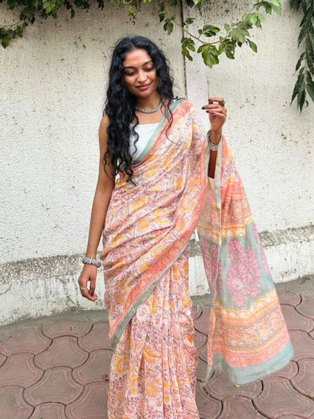 Vanshika Maheshwari Floral Printed Saree