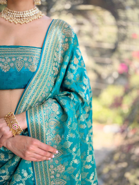 Aarvika Rama Green Banarasi Brocade Saree with Woven Motifs