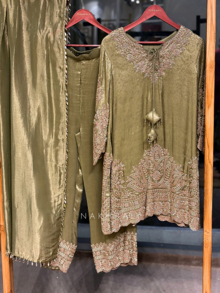 Riyana Green Suit Set with Cut Dana Embroidery