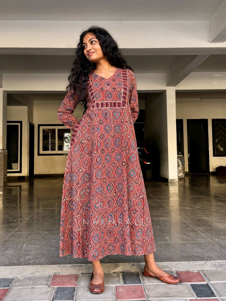 Image of Albeli Red Cotton Printed Kurta with Side Pocket