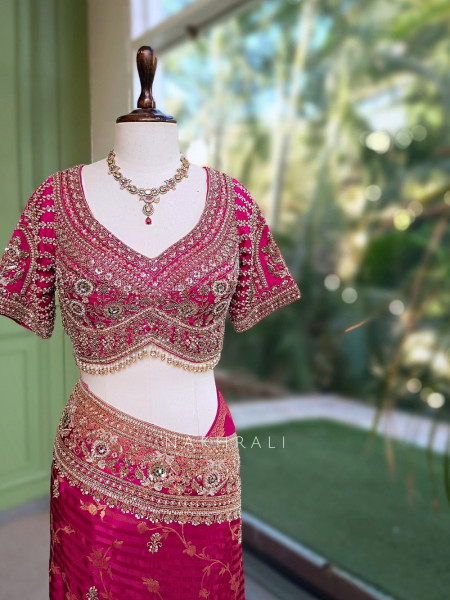 Kaanch-Kaseeda Magenta Saree with Readymade Blouse