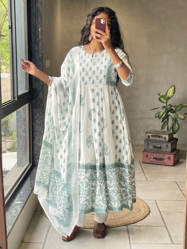 Image of Nerith Green Cotton Suit Set with Floral Block Print