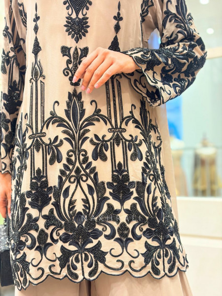 Qyraen Grey Suit Set with Thread Embroidery