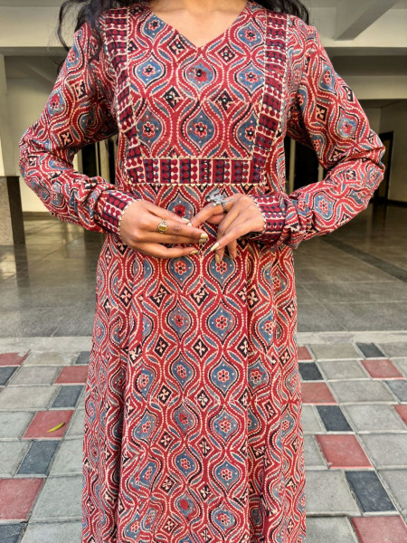 Albeli Red Cotton Printed Kurta with Side Pocket