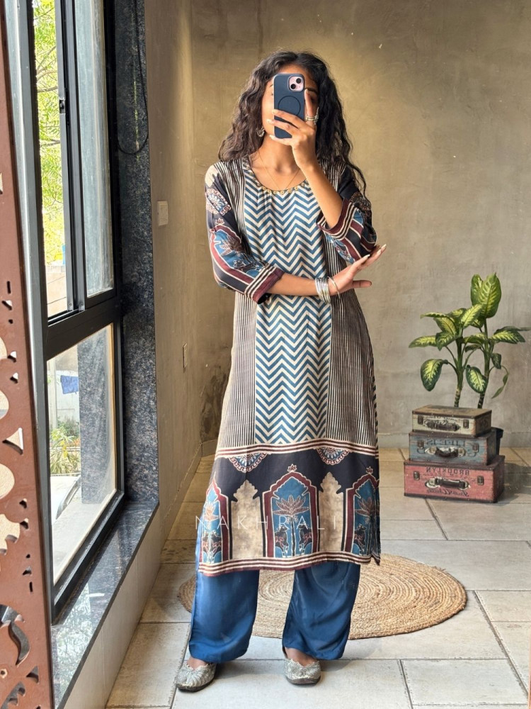 Image of Daisy Air Blue Printed Full Sleeve Kurta