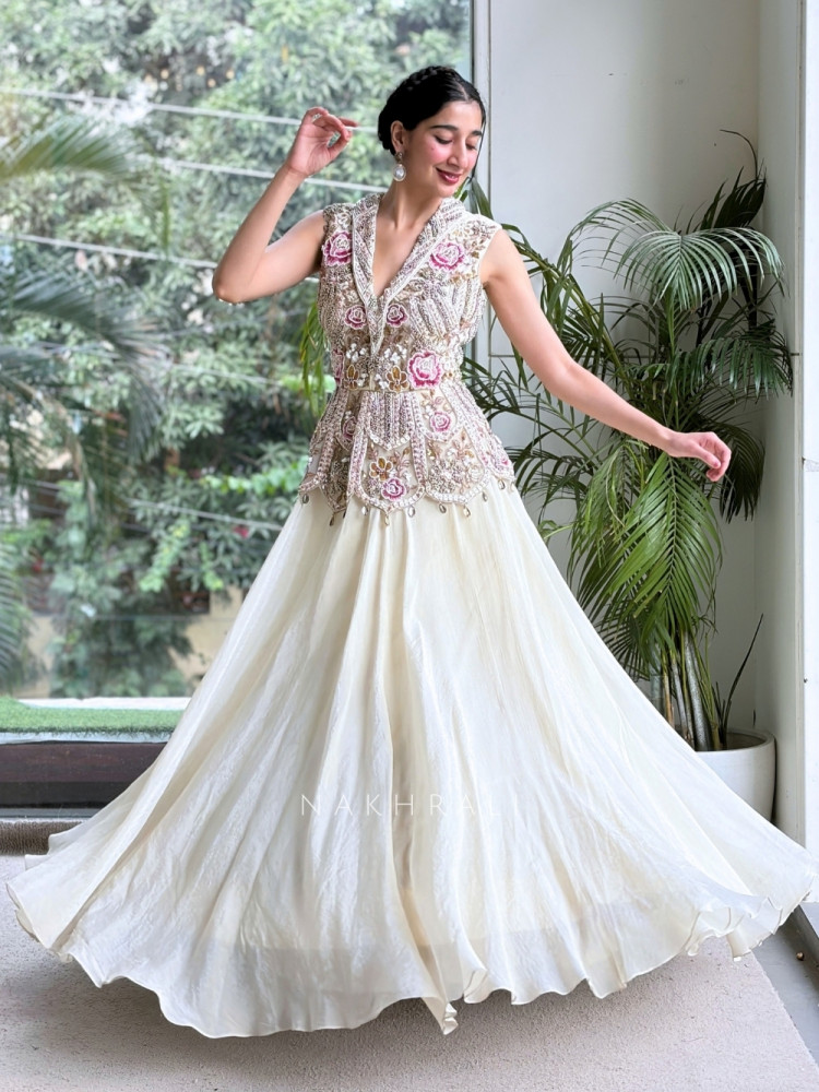 Image of Linear Eden Cream Georgette &amp; Tulle Net Lehenga