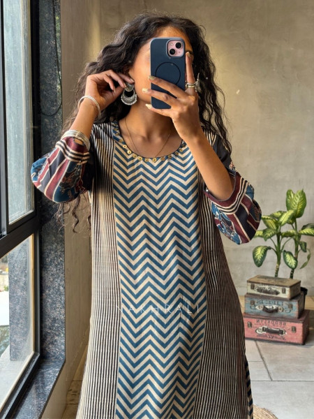 Daisy Air Blue Printed Full Sleeve Kurta