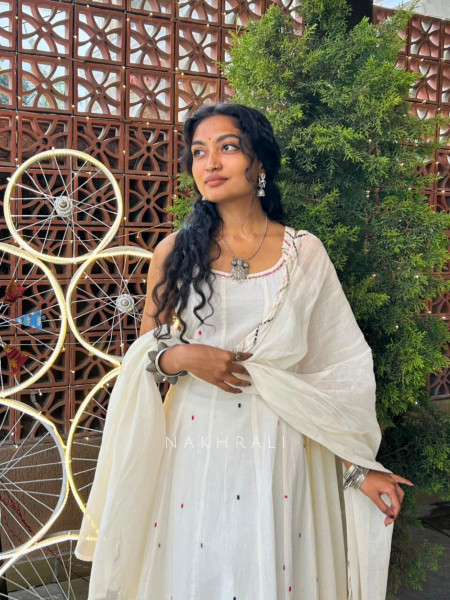 Ziyana Cream Cotton Suit Set with Minimal Embroidery