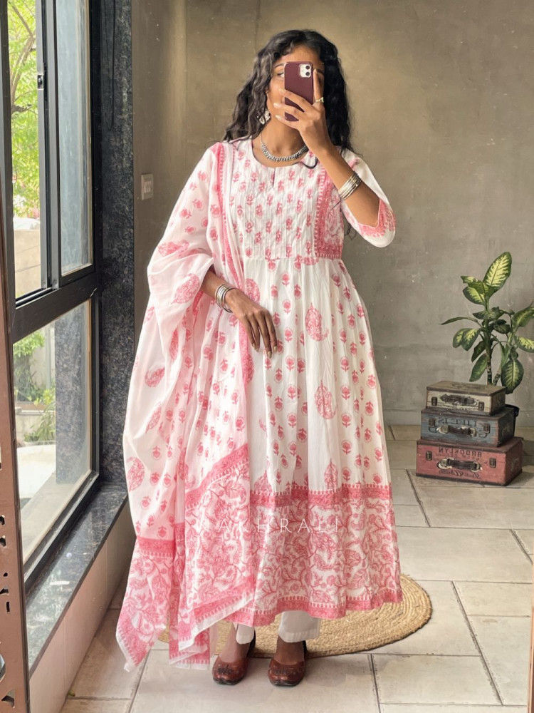 Image of Nerith Pink Cotton Suit Set with Floral Block Print