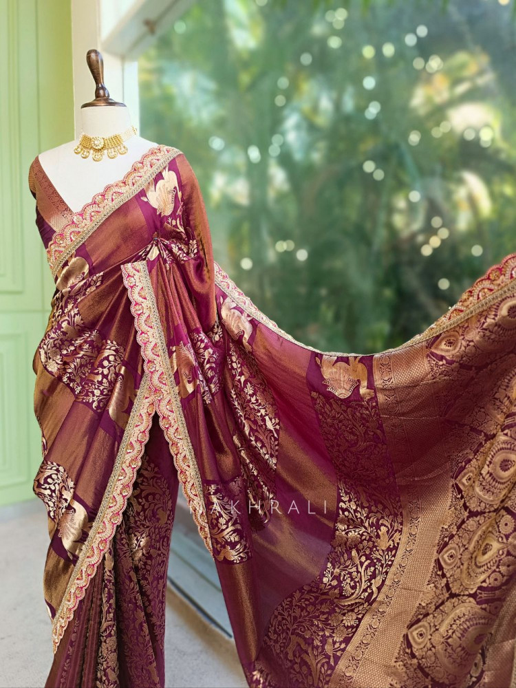 Image of Ruhika Wine Saree with Zari Weaving