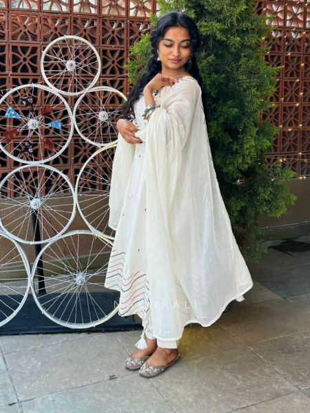 Ziyana Cream Cotton Suit Set with Minimal Embroidery