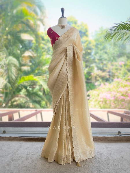Noor-e-Tarang Golden Checks Weaved Saree with Embroidered Border