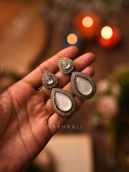 Zara White Polki Statement Necklace Set with Teardrop Stones