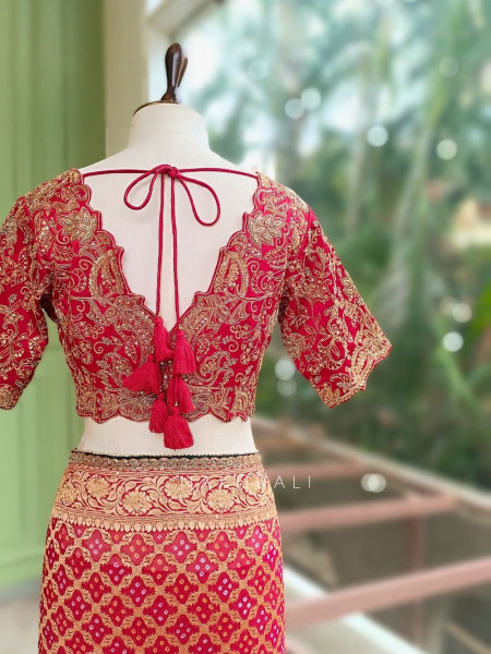 Trishna Red Georgette Silk Blend Saree With Bandhani & Banarasi Zari Work