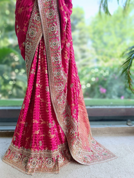 Kaanch-Kaseeda Magenta Saree with Readymade Blouse