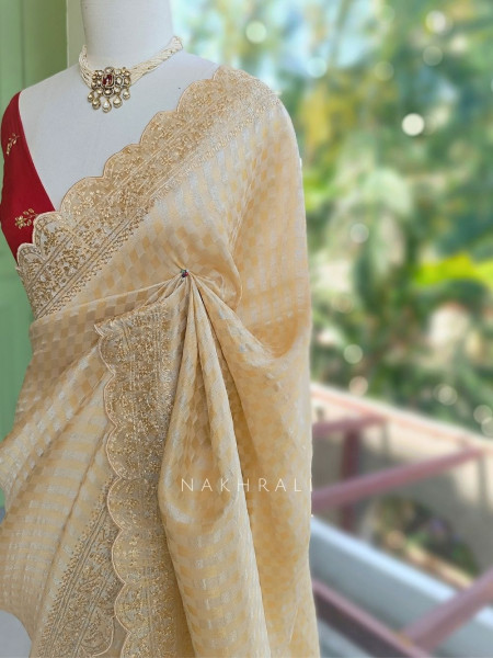 Noor-e-Tarang Golden Checks Weaved Saree with Embroidered Border
