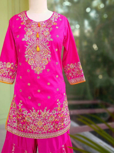 Rosvella Magenta Gharara Set with Sequin and Thread Work