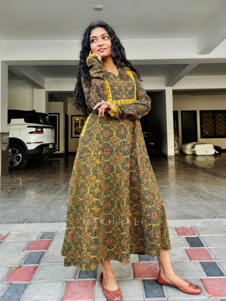 Albeli Mehendi Green Cotton Printed Kurta with Side Pocket