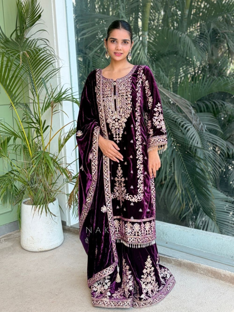 Image of Aavya Suit Set