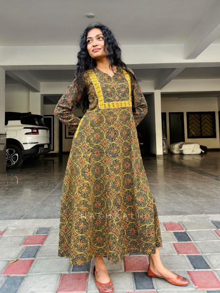 Albeli Mehendi Green Cotton Printed Kurta with Side Pocket