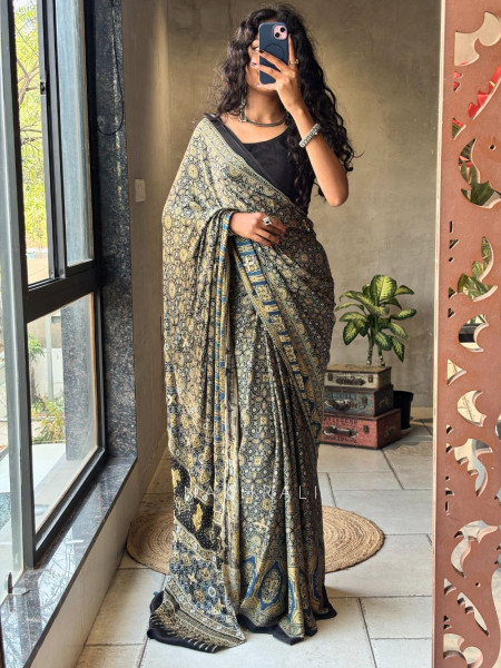 Rivanya Blue Modal Silk Saree with Zari Sequin Pallu