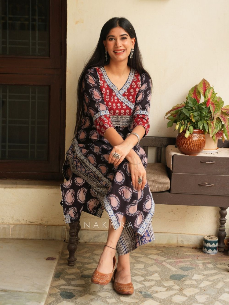 Image of Yasmin Black Cotton Kurta Pant Set with Sequin Work