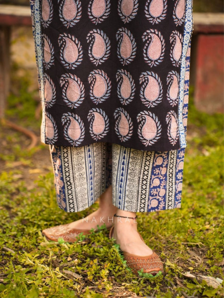 Yasmin Black Cotton Kurta Pant Set with Sequin Work