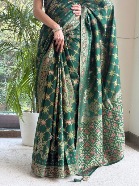 Solvara Green Bandhani Saree with Traditional Border