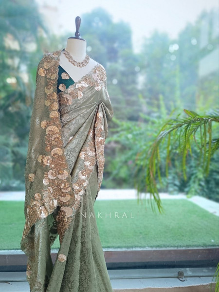 Dimensional Petal  Green Saree with Running Blouse Piece