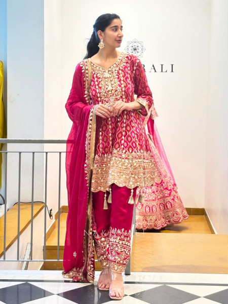 Aarvi Magenta Suit Set with Mirror and Gota Patti Work