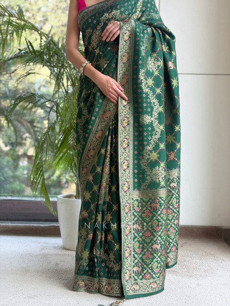 Solvara Green Bandhani Saree with Traditional Border