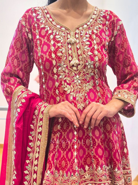 Aarvi Magenta Suit Set with Mirror and Gota Patti Work