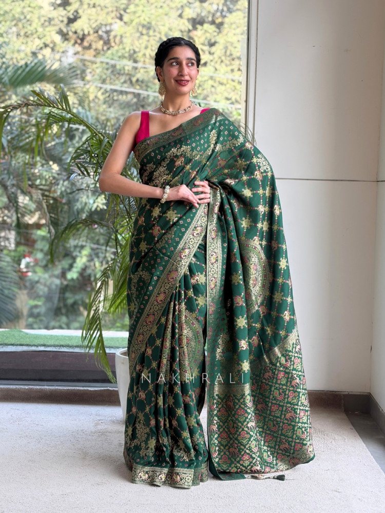 Image of Solvara Green Bandhani Saree with Traditional Border