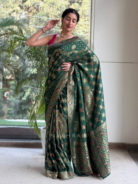 Solvara Green Bandhani Saree with Traditional Border