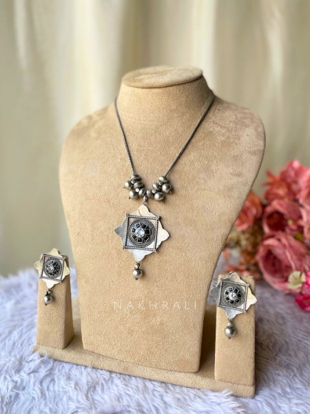 Iris Oxidised Silver Geometric Pendant Set