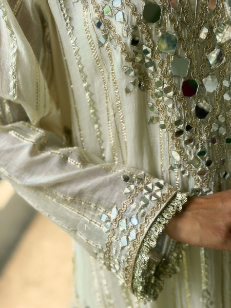 Kivra Cream Pant Kurta Set with Mirror and Thread Work