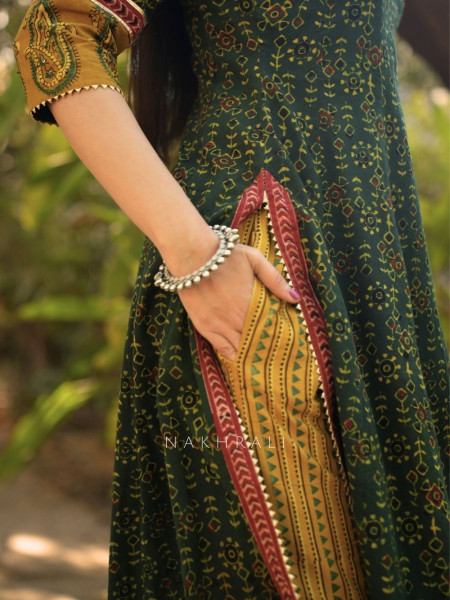 Umrao Green Angrakha Cotton Kurta Pant Set