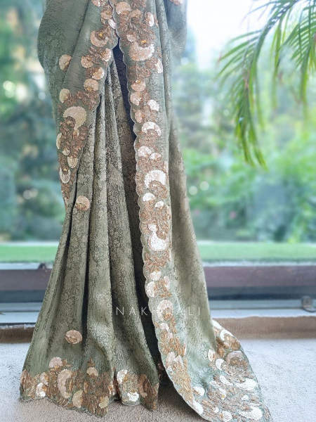 Dimensional Petal  Green Saree with Running Blouse Piece