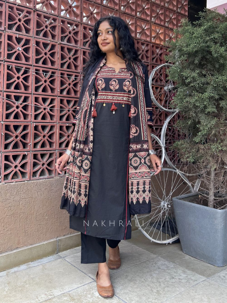 Image of Kashvi Black Cotton Suit Set with Printed Yoke Detail