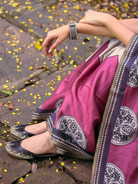 Raagya Multicolor Silk Saree with Abstract Motifs