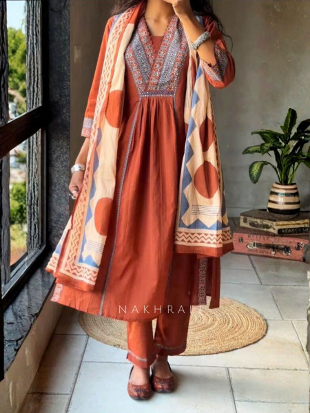 Solvera Maroon Printed Kurta Pant Set with Patterned Dupatta