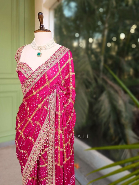 Noor-E-Riwaayat Magenta Bandhani Saree with Zari Border