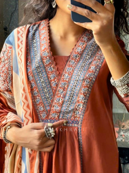 Solvera Maroon Printed Kurta Pant Set with Patterned Dupatta