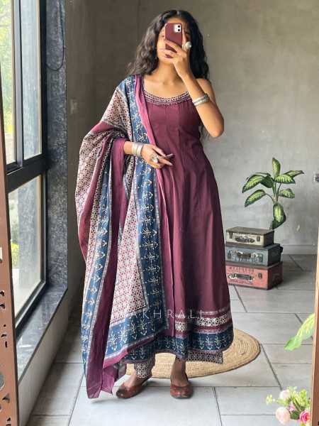 Miraya Wine Cotton Suit Set with Printed Border Detail
