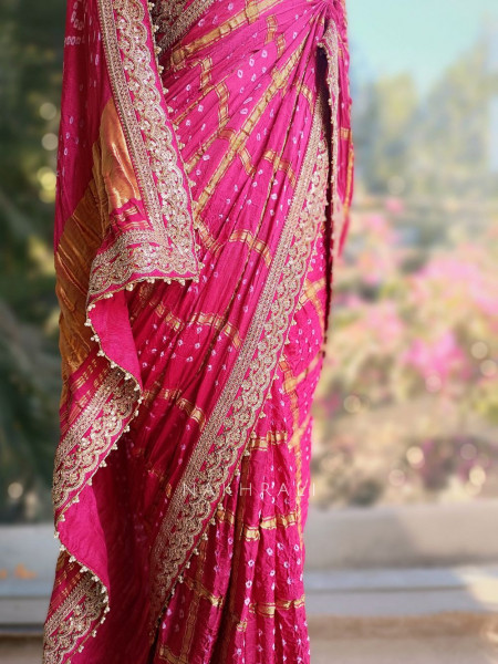 Noor-E-Riwaayat Magenta Bandhani Saree with Zari Border